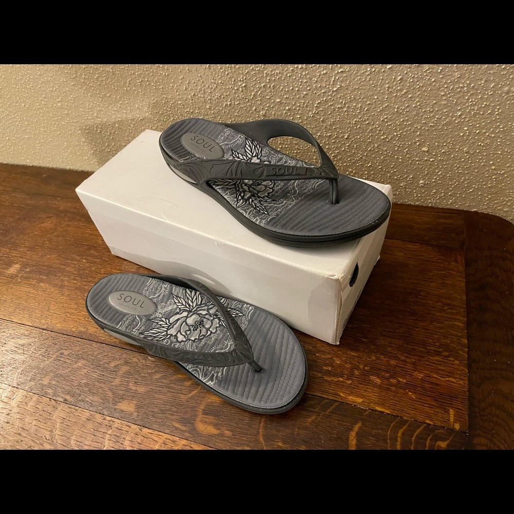 Sandals - Picture 2 of 3